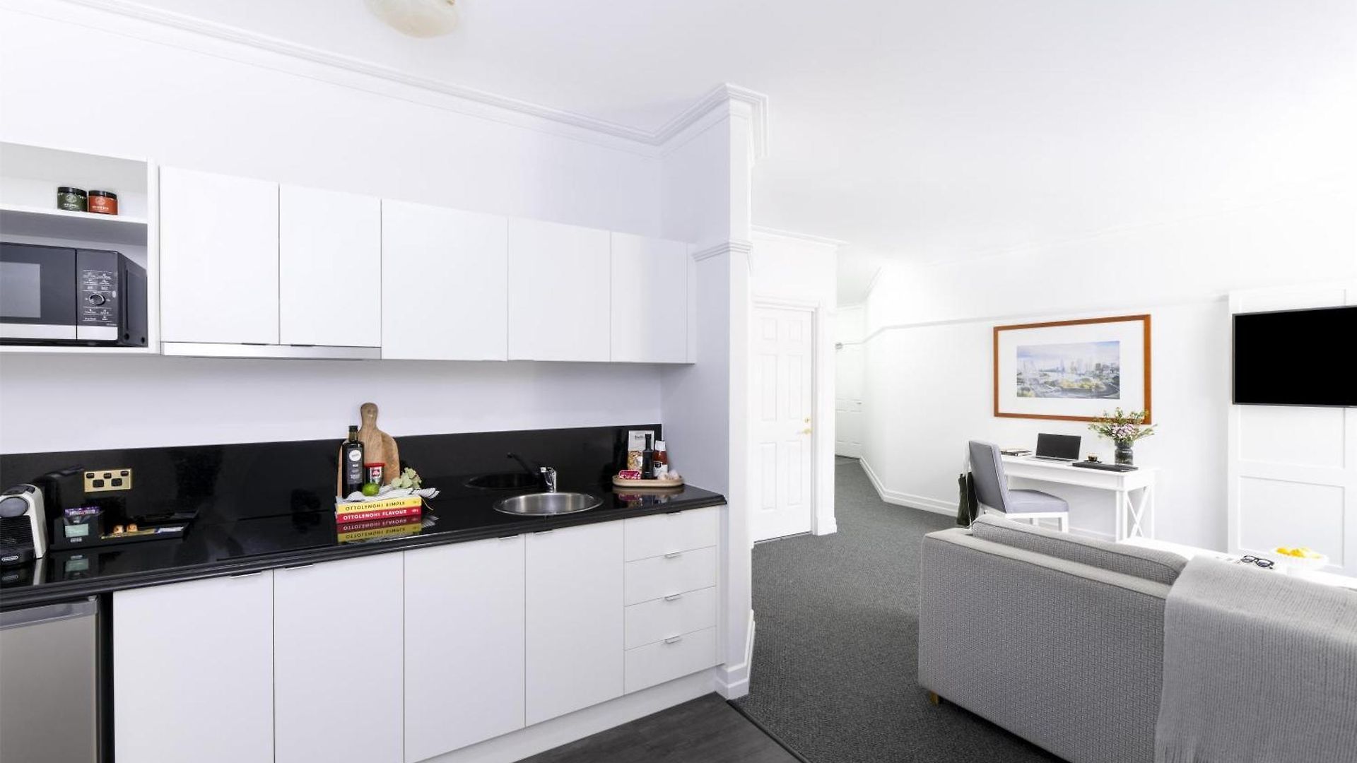 Adina Anzac Square Aparthotel 5*