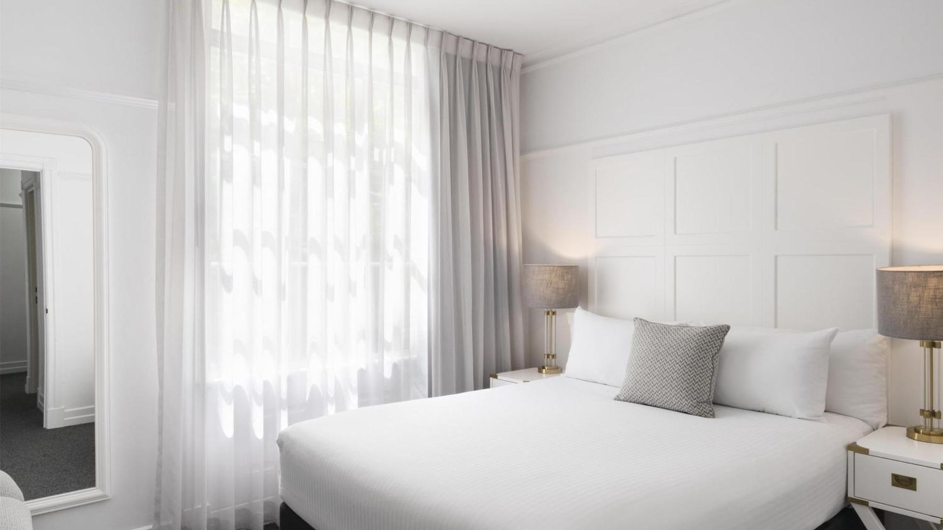 Aparthotel Adina Anzac Square 5*