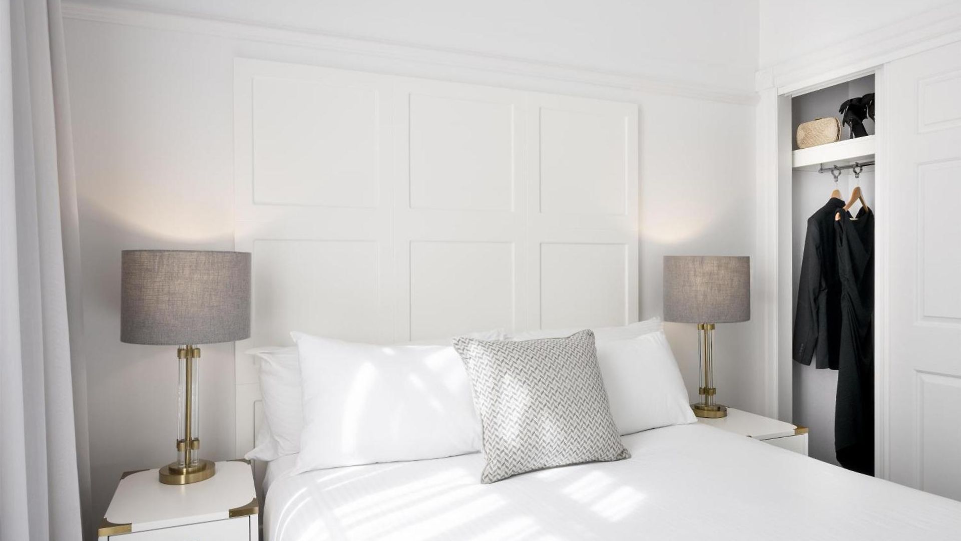 Adina Anzac Square 5*
