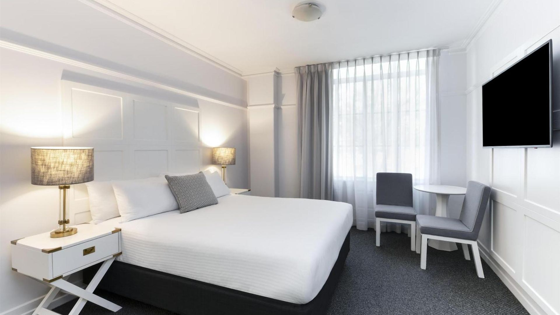 Adina Anzac Square 5*