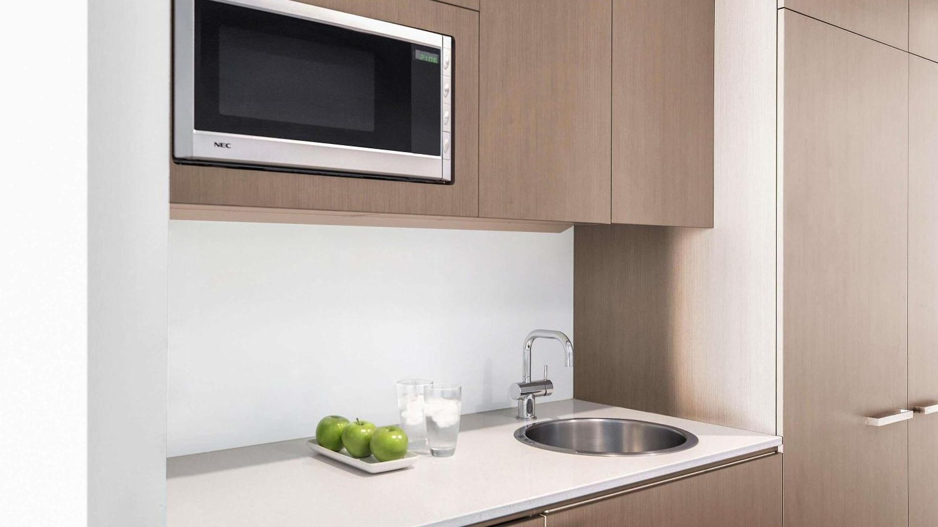 Hotel Mantra South Bank 4*