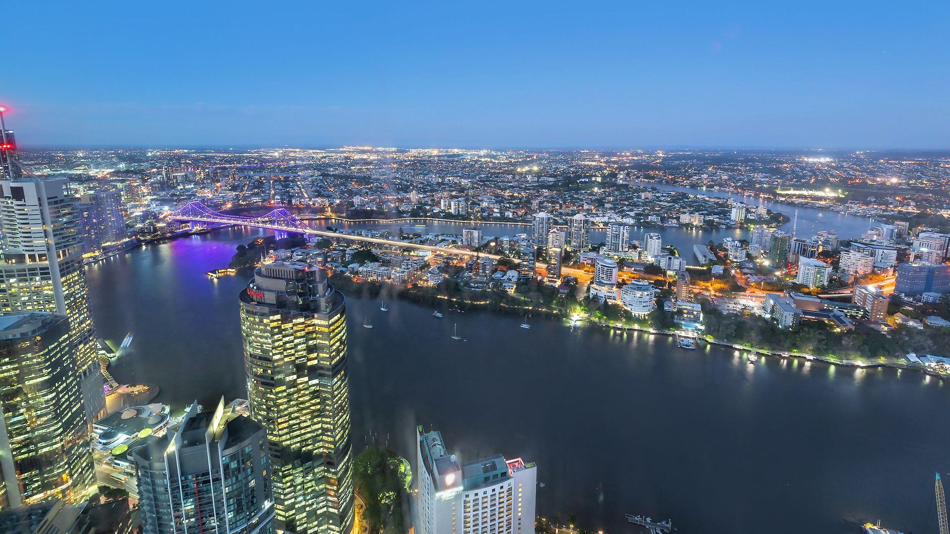 Hamptons Retreat On Level 77 In Skytower