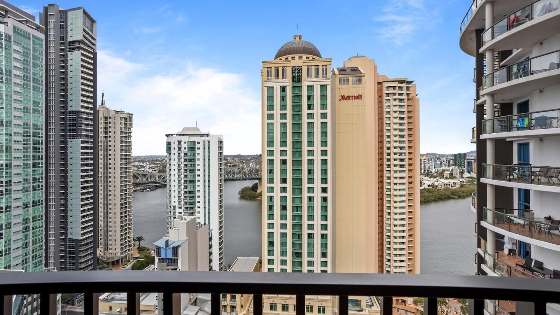 Cosy 1-bed With River Views Pool Gym & Bbq Apartment Brisbane