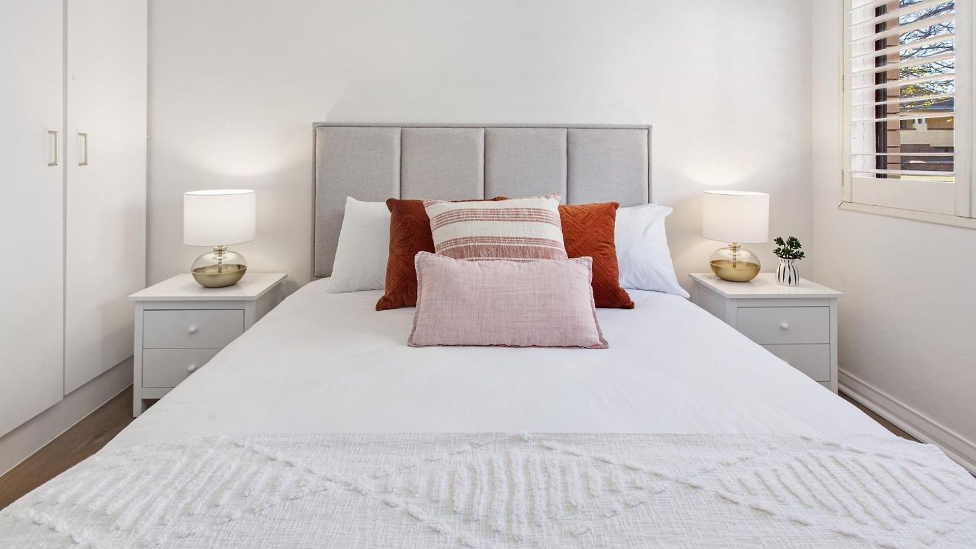 Cosy Unit With Parking Near New Farm Park & River