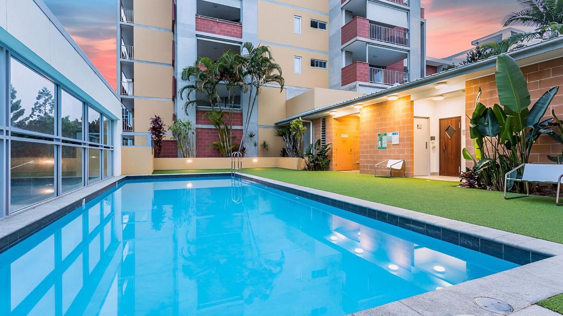 2-bed Near Cbd With Pool Sauna & Bbq Apartment