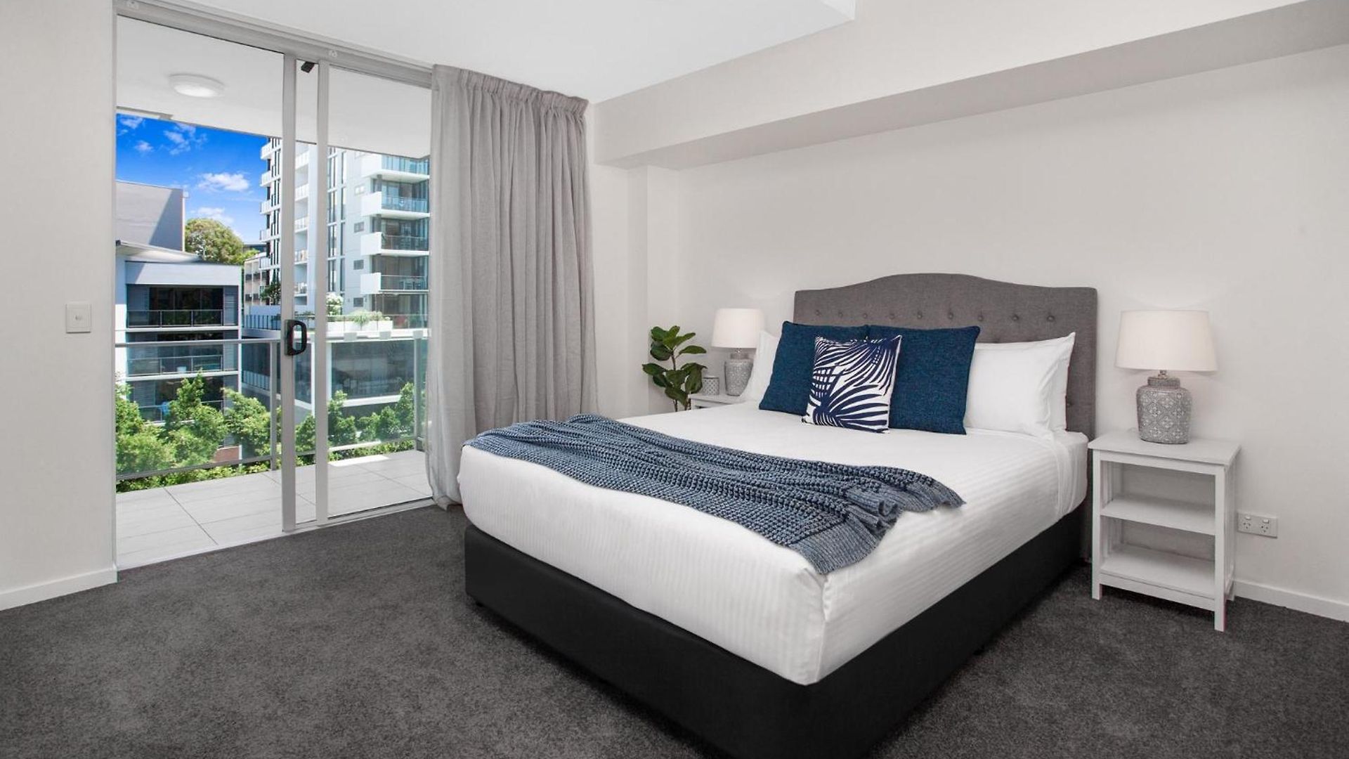 2-bed Near Cbd With Pool Sauna & Bbq Brisbane