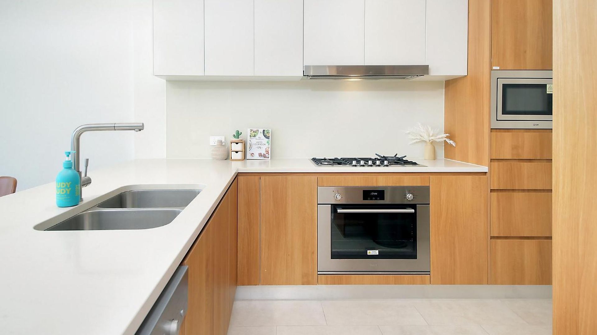 Panoramic 3-bedroom Skyscape With Free Parking