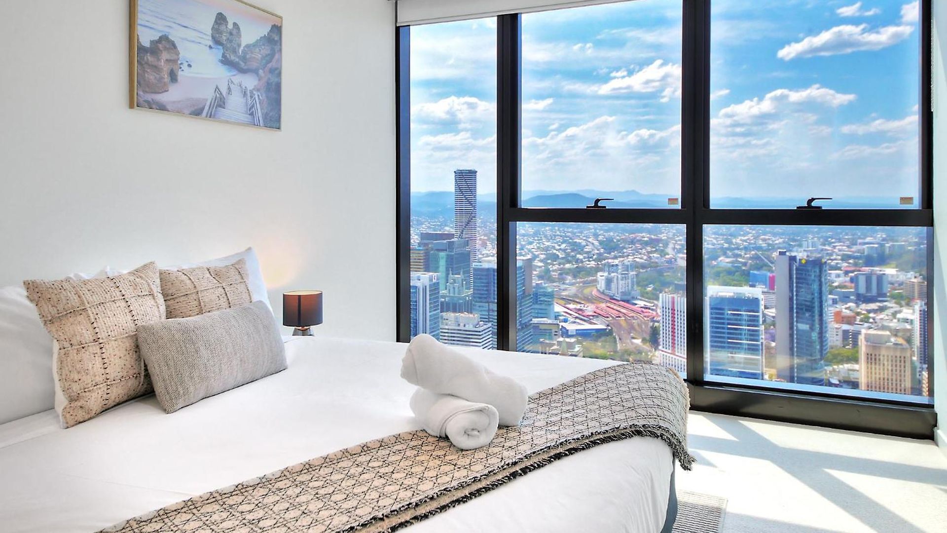 Apartment Panoramic 3-bedroom Skyscape With Free Parking