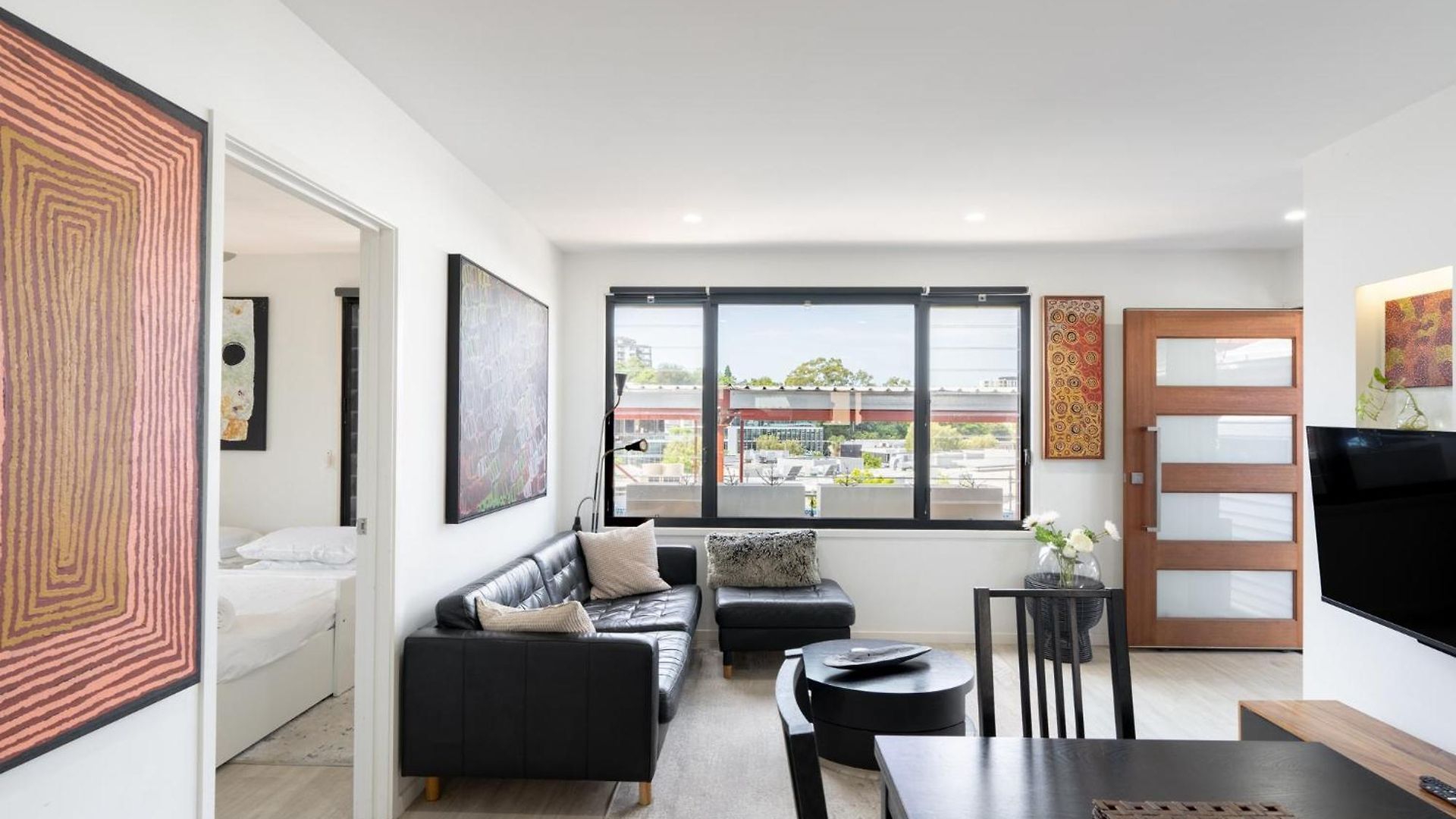 Sophisticated 2-bed With Alfresco Dining *