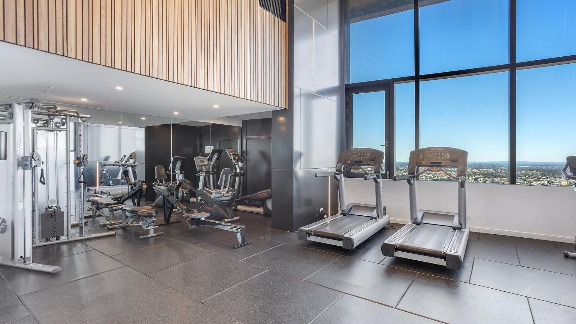 52nd Floor With Panoramic Views Of Apartment *