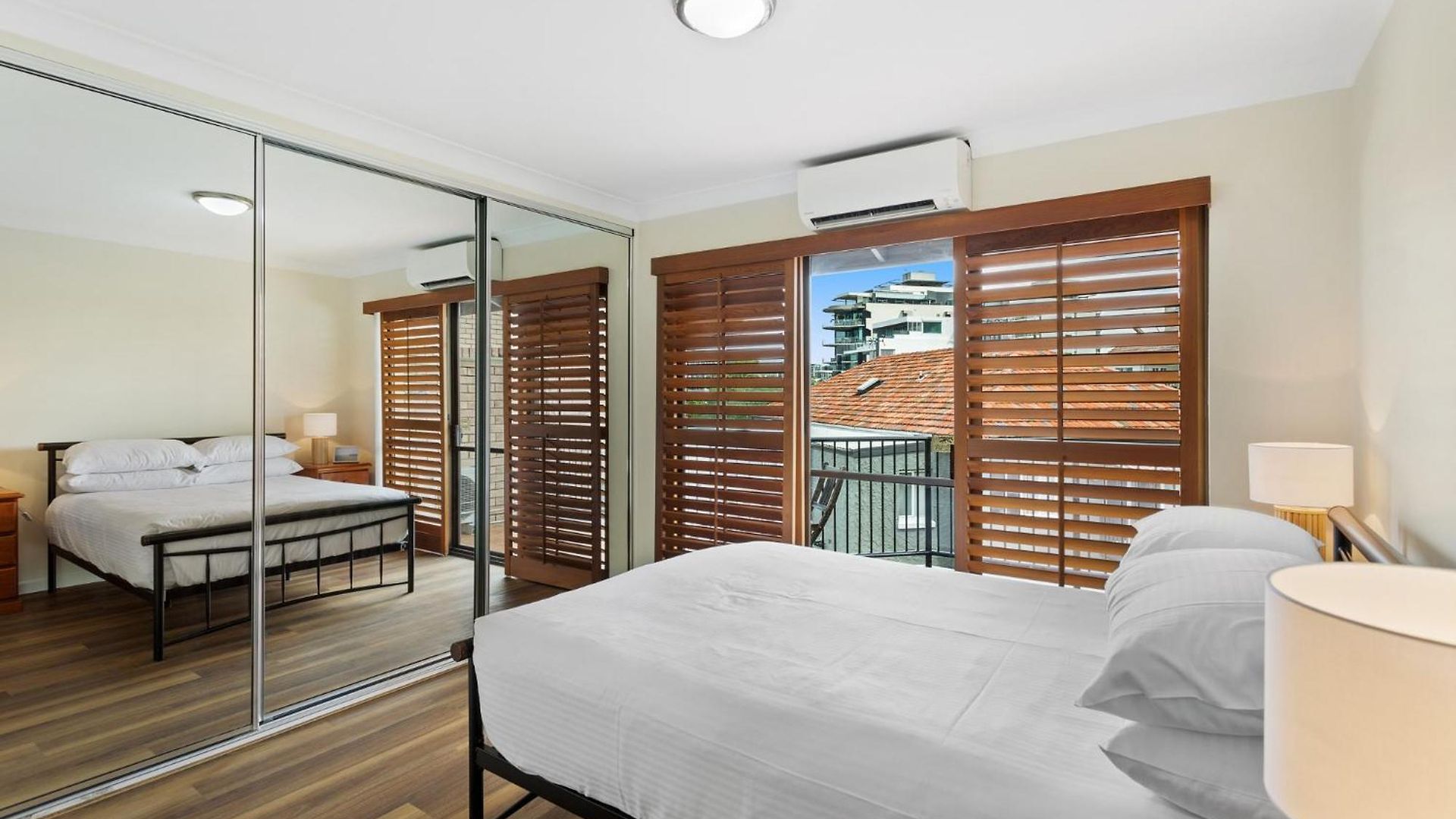 Charming 2-bed With Views *
