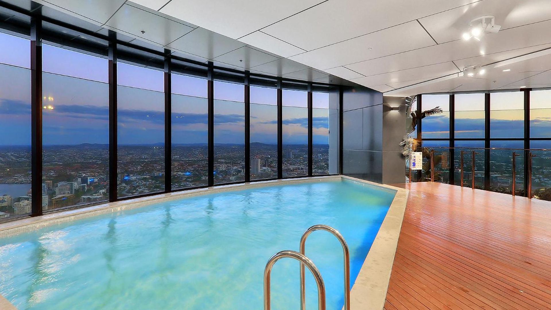 Panoramic 3-bedroom Skyscape With Free Parking Apartment Brisbane