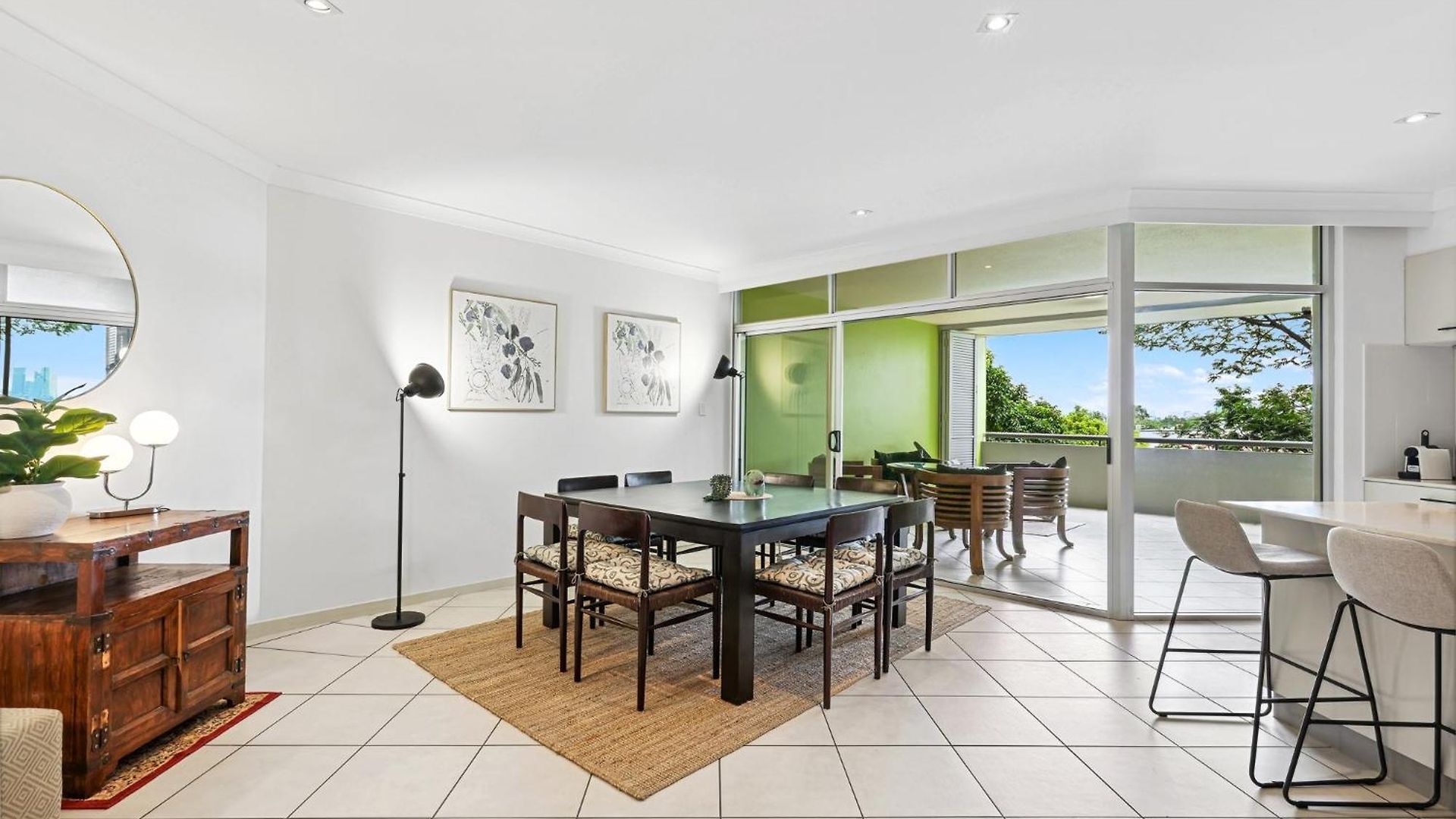 Apartment Lovely 3-bed With Alfresco Dining By Amenities Brisbane