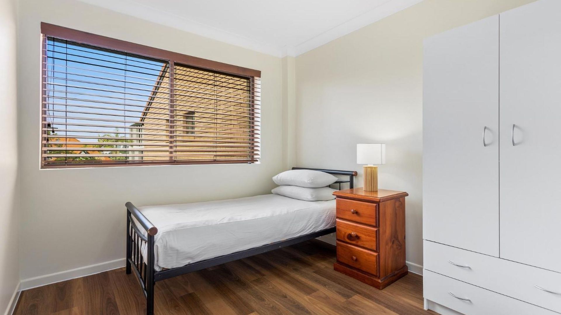 Apartment Charming 2-bed With Views *