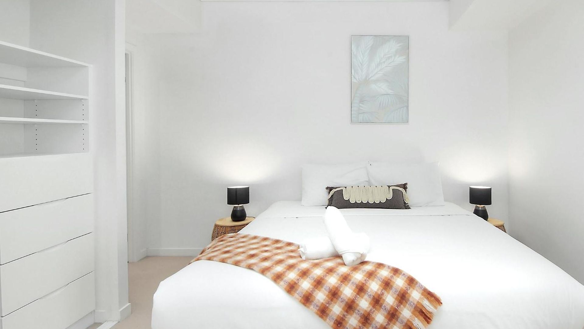 Panoramic 3-bedroom Skyscape With Free Parking Apartment