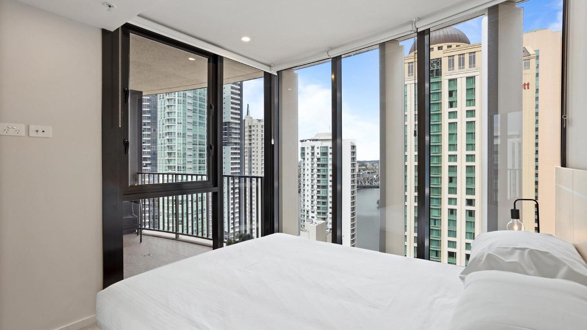 Apartment Cosy 1-bed With River Views Pool Gym & Bbq *
