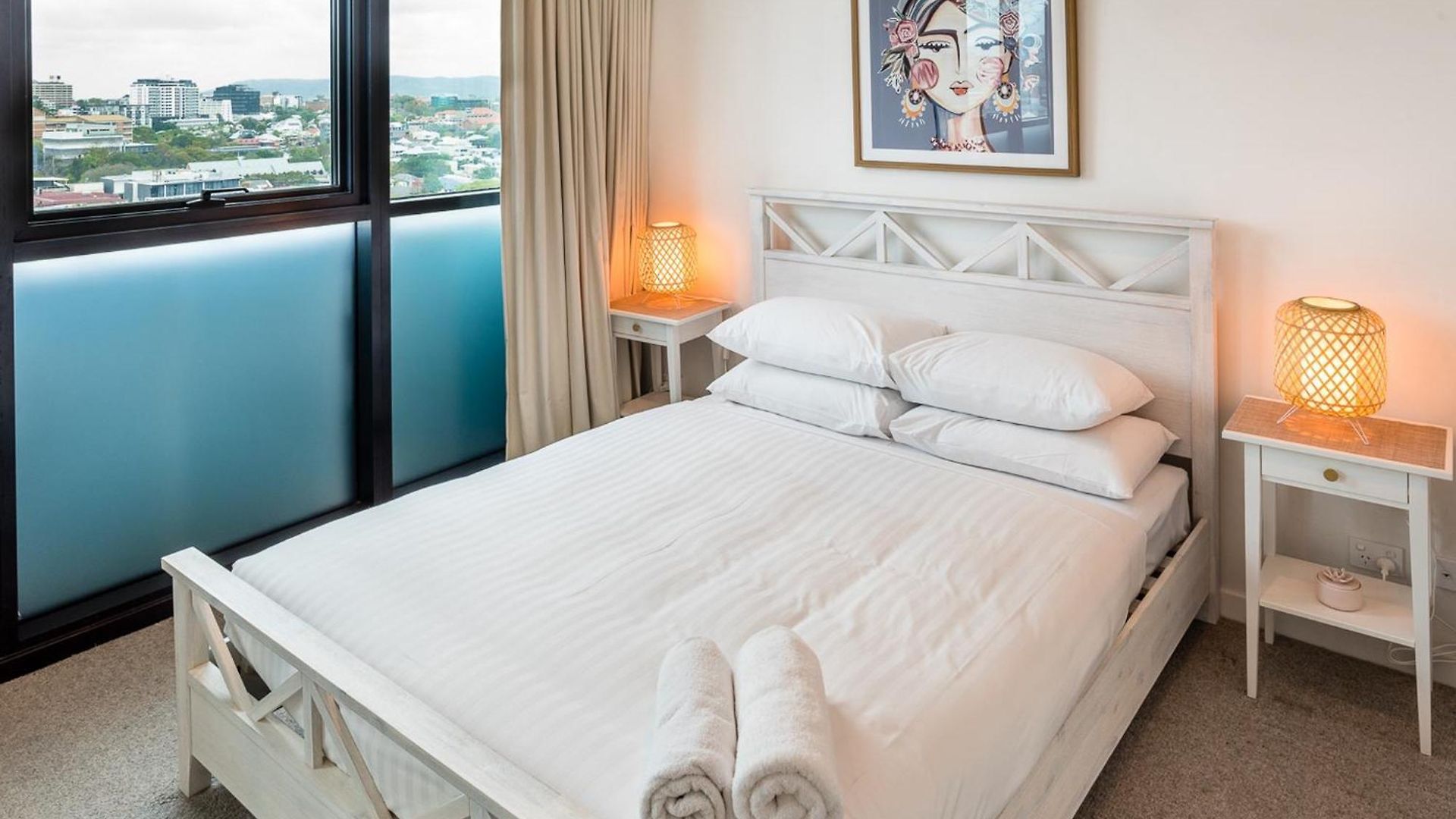 Impeccable 2-bed With Pool & Outdoor Dining