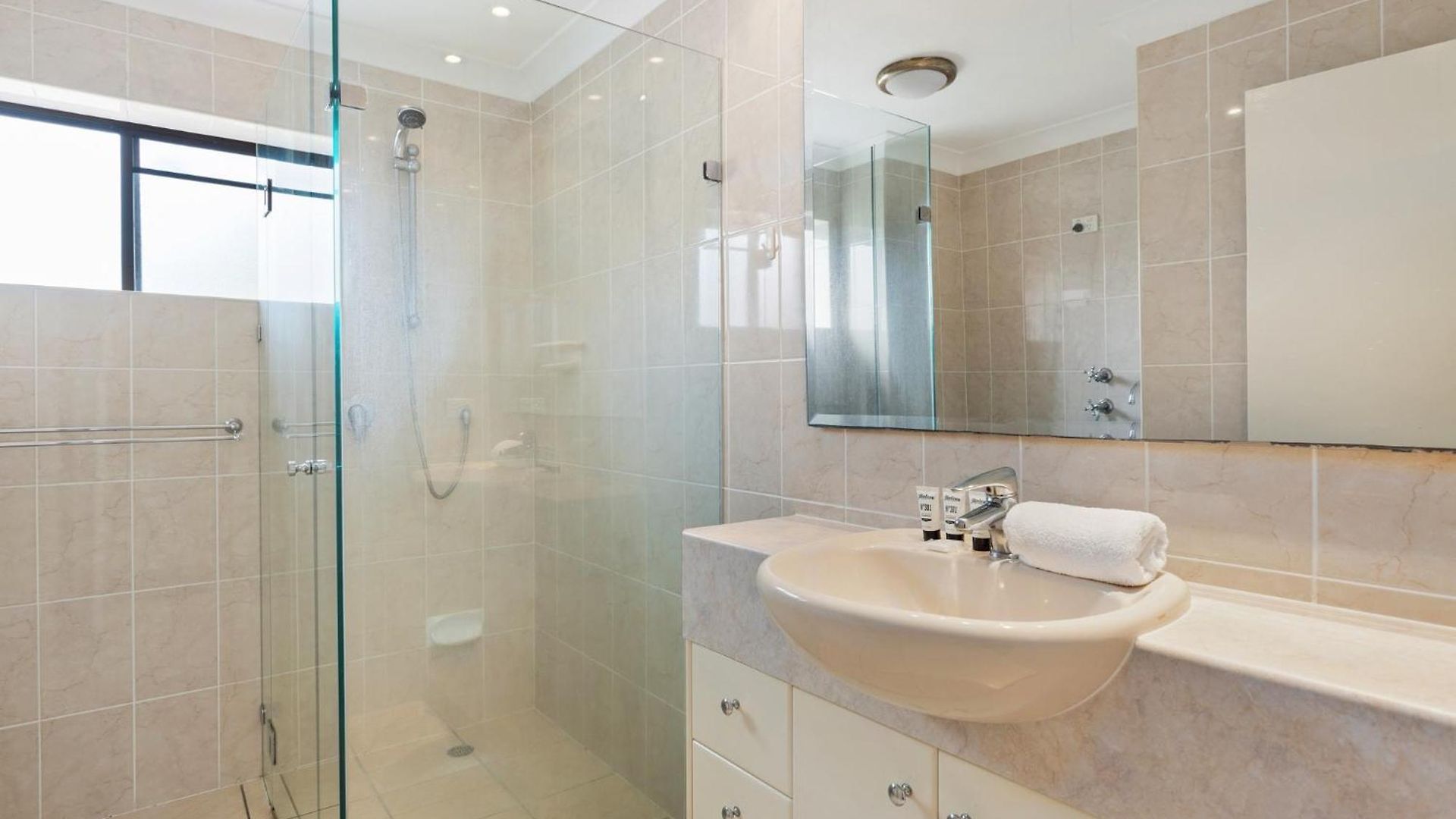 Charming 2-bed With Views * Brisbane