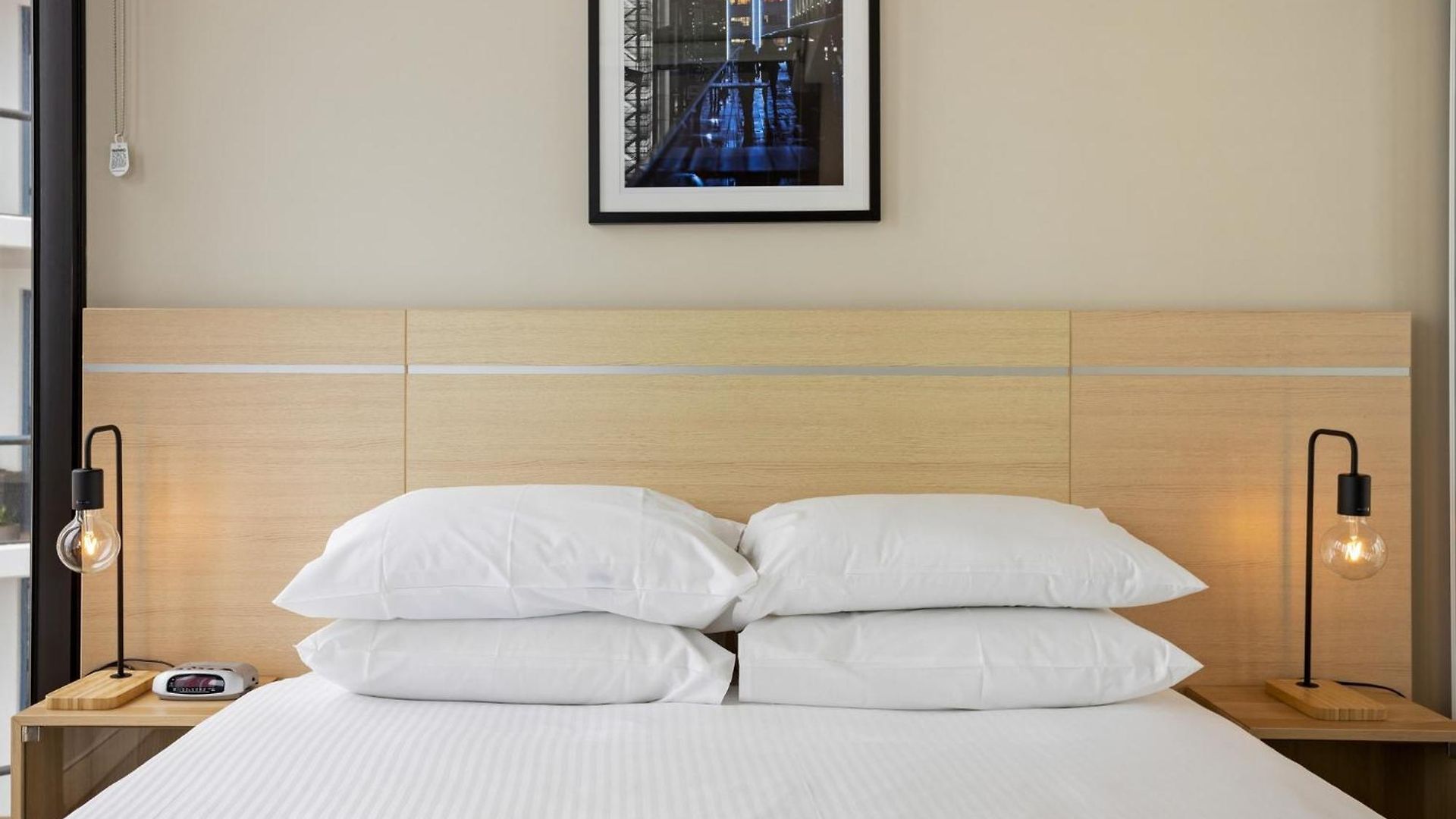 Cosy 1-bed With River Views Pool Gym & Bbq * Brisbane