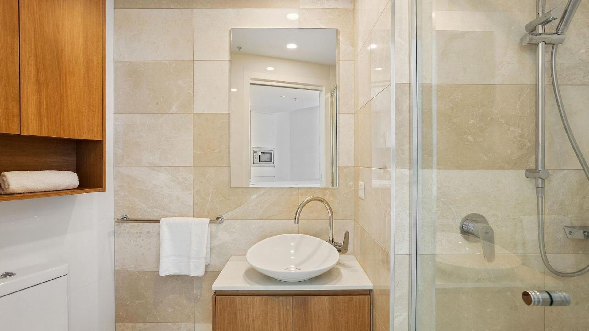 52nd Floor With Panoramic Views Of