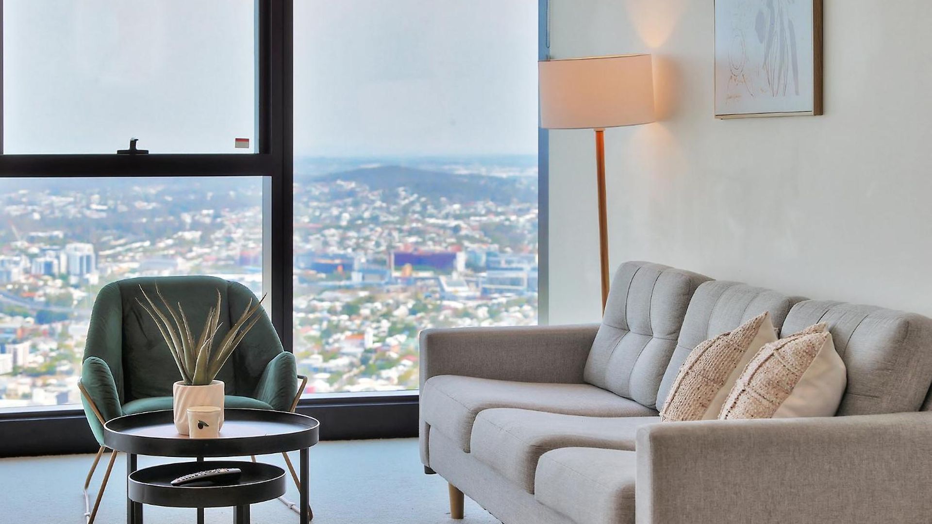 Skyline View High Floor 2br With Sofa Bed And Free Parking Brisbane