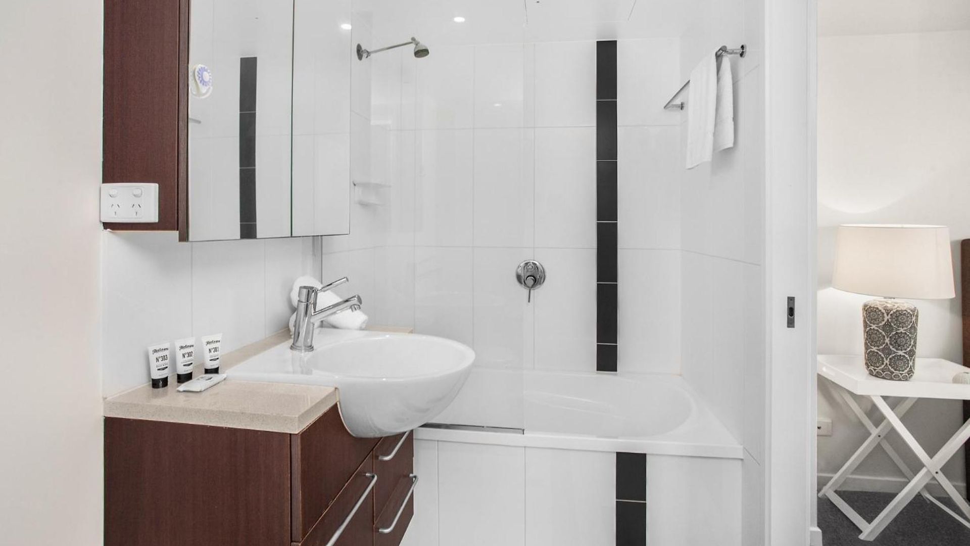 2-bed Near Cbd With Pool Sauna & Bbq Apartment