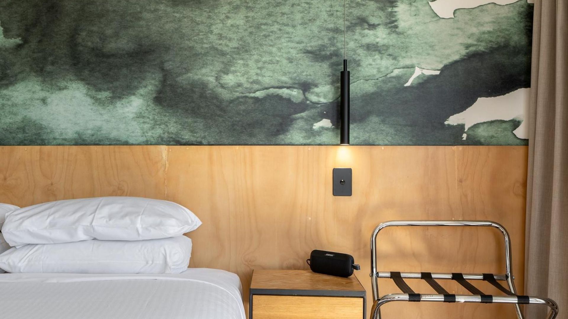Apartment Quirky Cbd With Pool Sauna And Balcony *