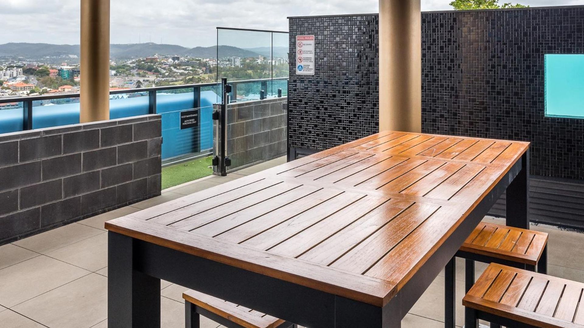 Apartment Impeccable 2-bed With Pool & Outdoor Dining