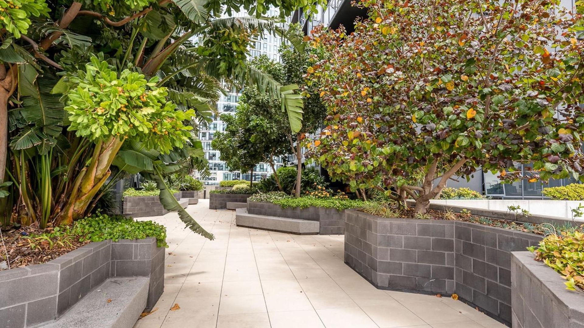 Impeccable 2-bed With Pool & Outdoor Dining Apartment