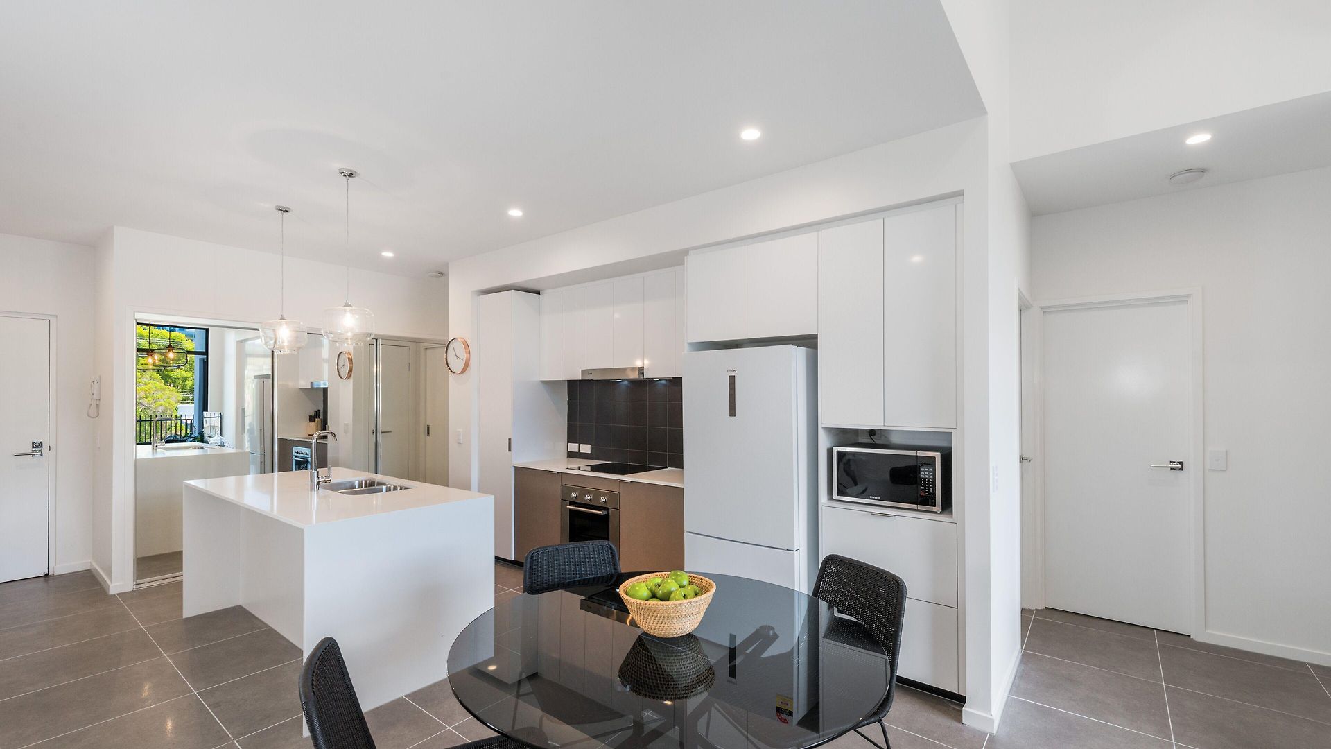 H6b - Round About Bulimba * Brisbane