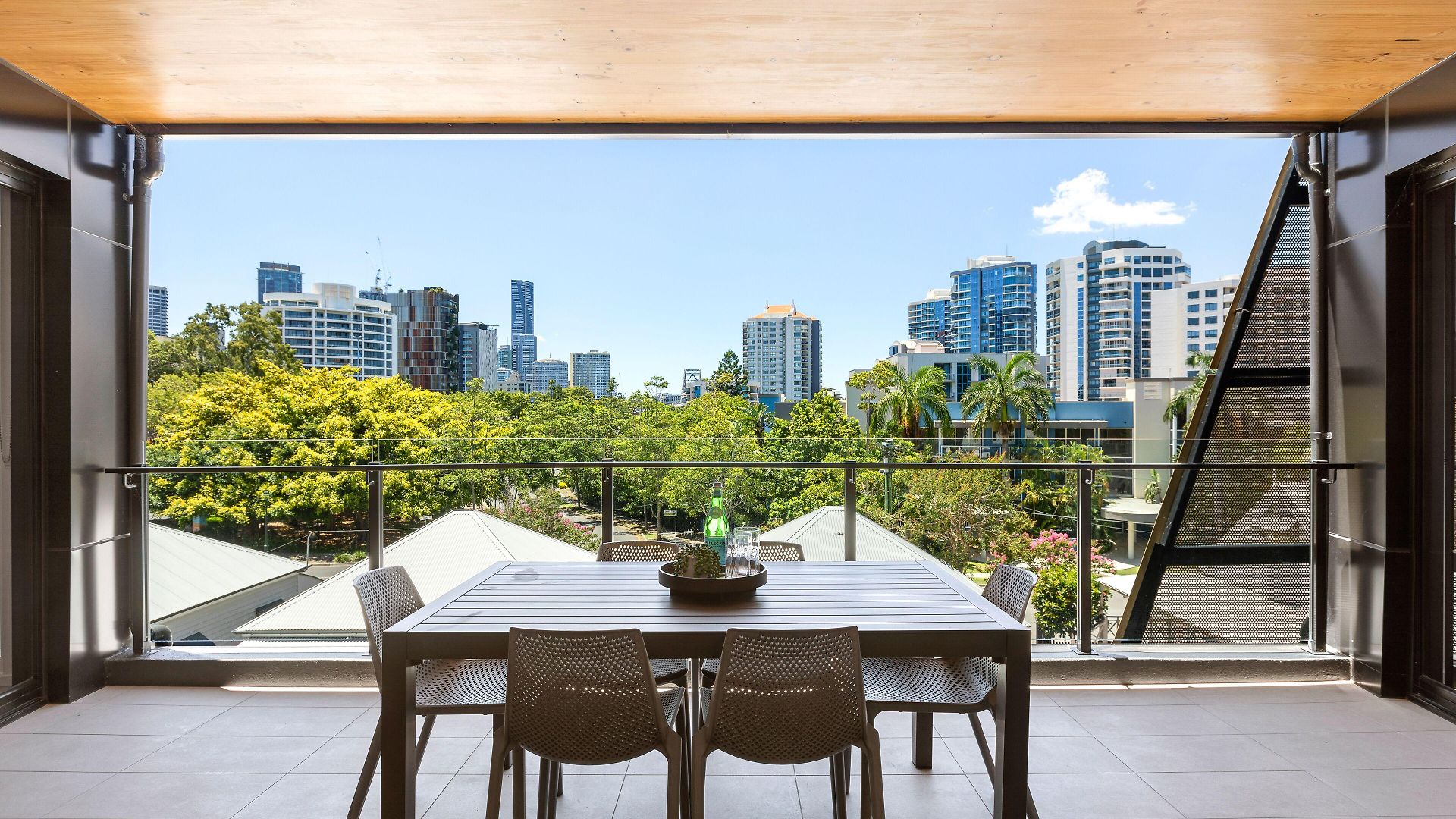 The Monterey By Urban Rest Brisbane
