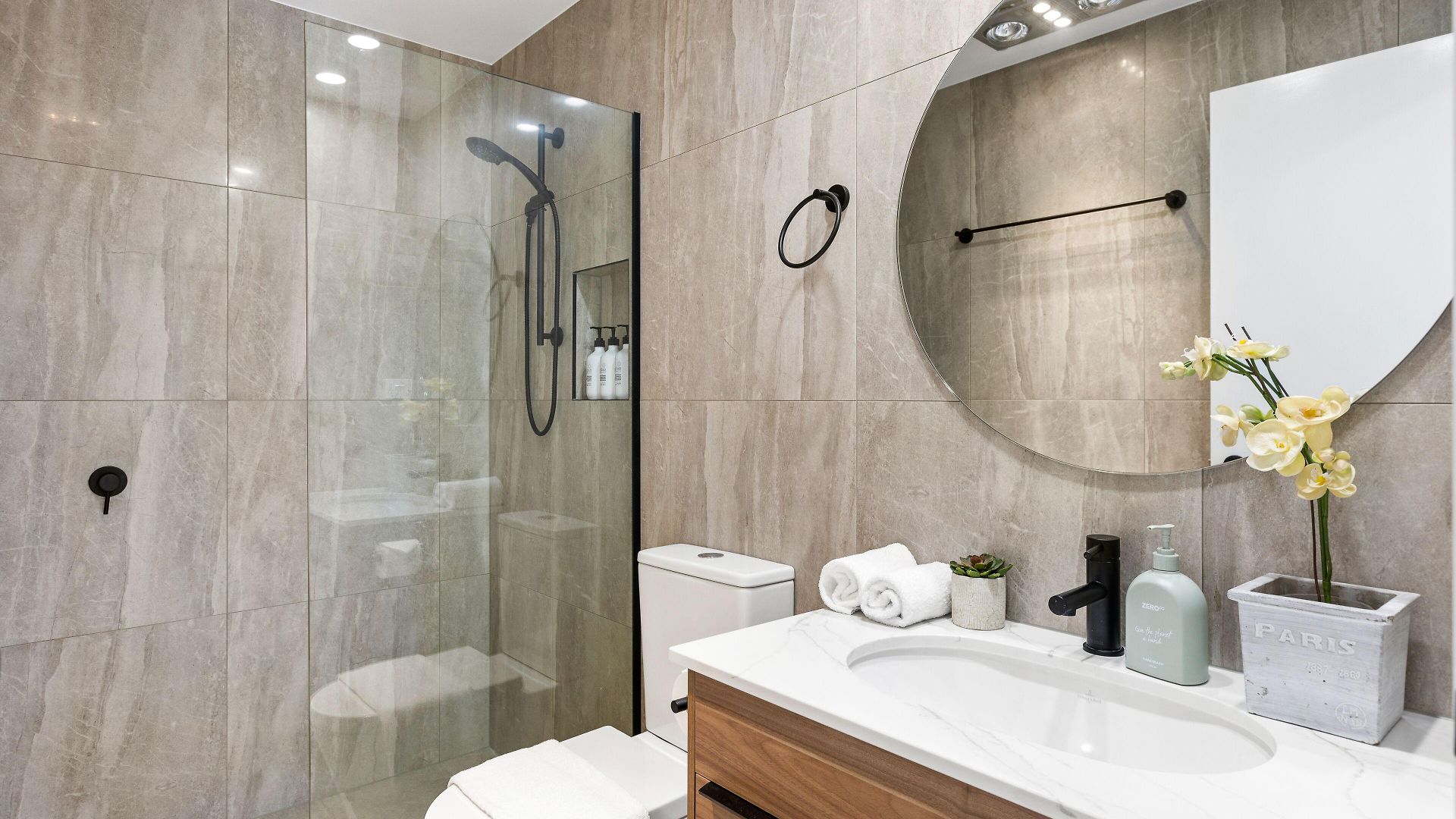 The Monterey By Urban Rest Apartment