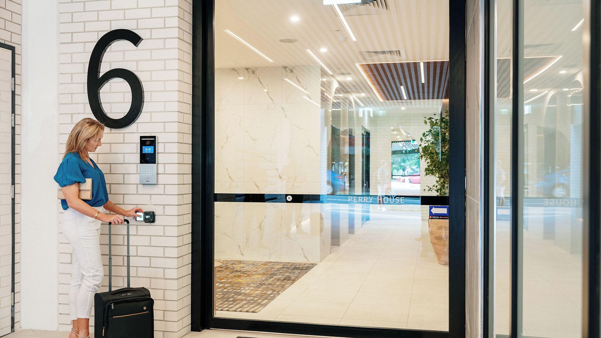 Aparthotel Rambla At Perry House 4*