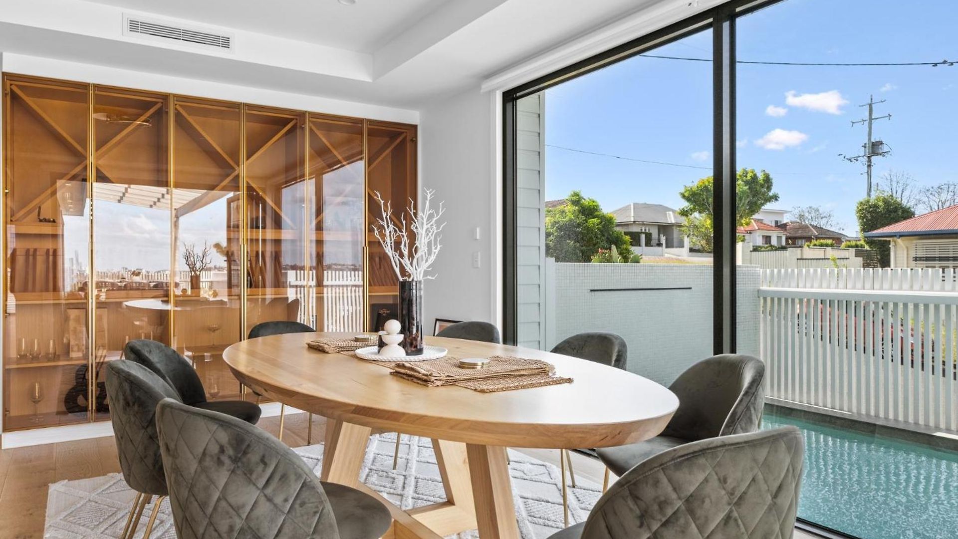 Deluxe 4-bed With Pool & Fire Pit Brisbane