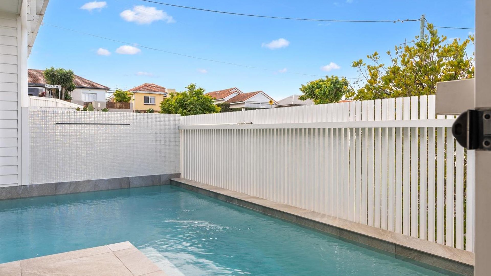 Deluxe 4-bed With Pool & Fire Pit