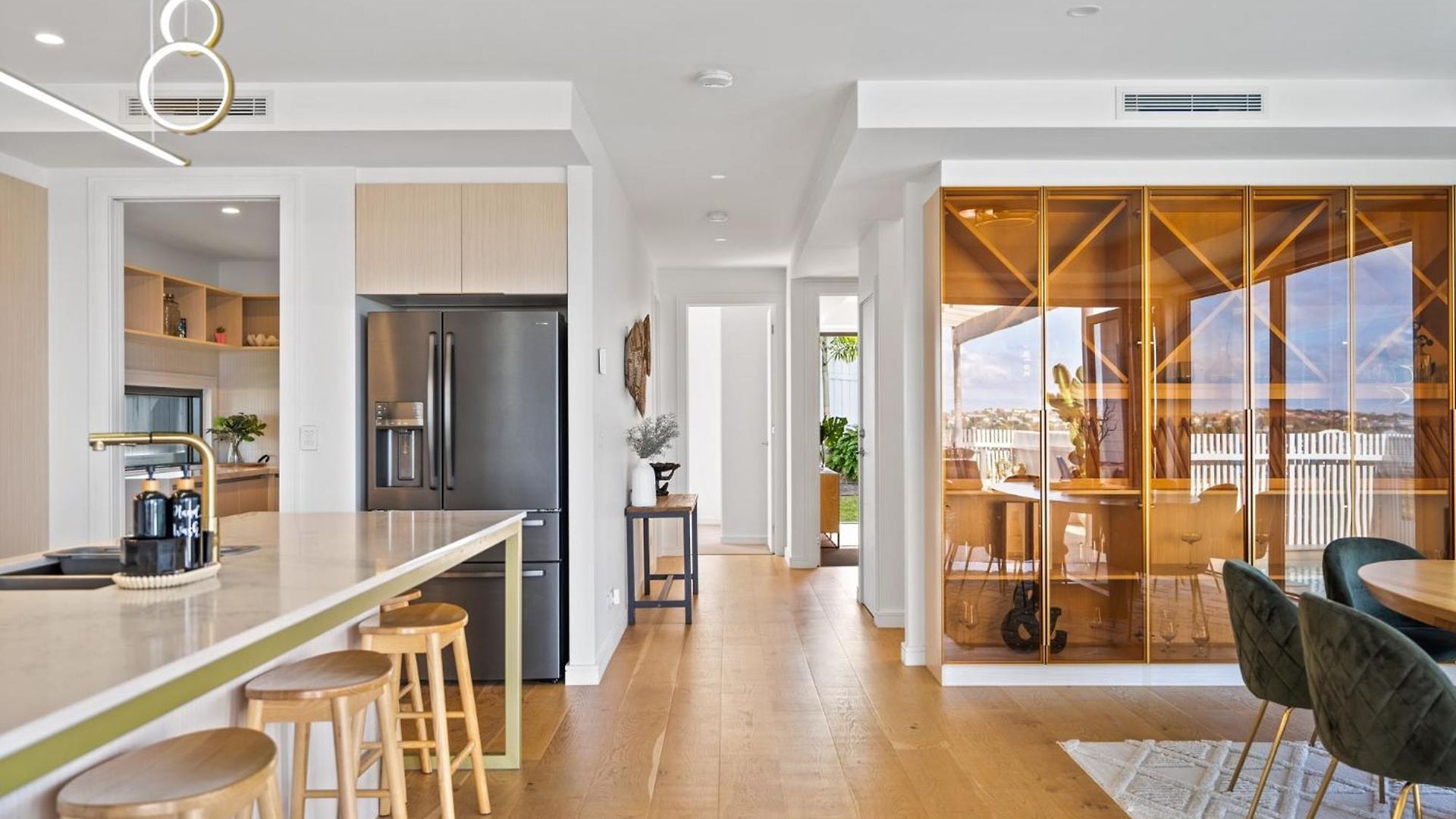 Deluxe 4-bed With Pool & Fire Pit Holiday home Brisbane