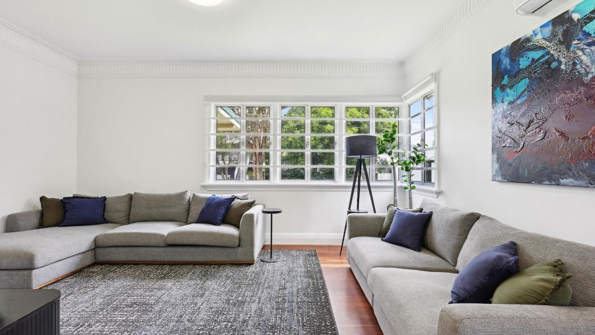 Spacious 3-bed In Morningside With Backyard Holiday home *