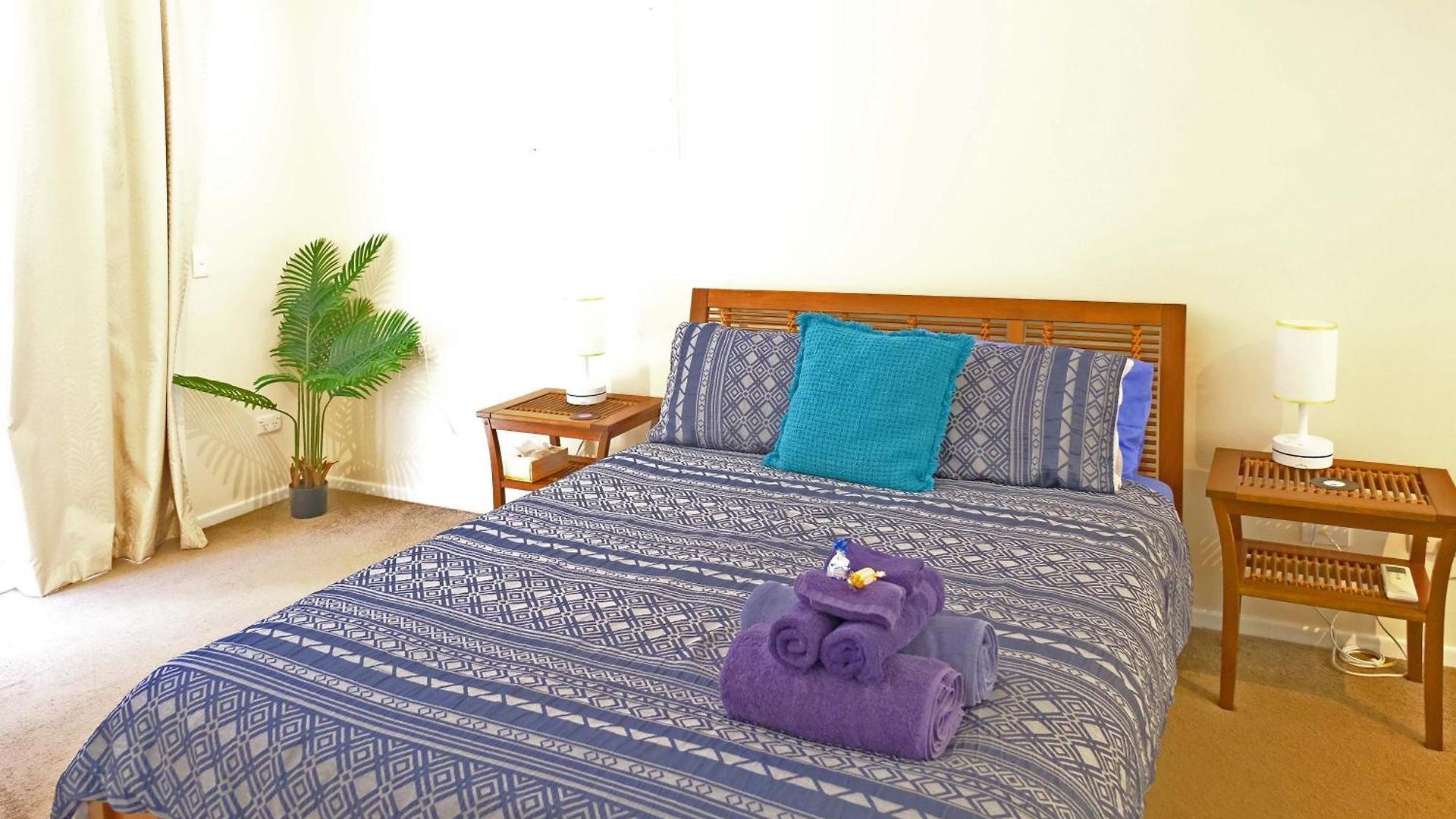Holiday home Stylish New Farm Retreat W Parking Walk Cafes & River