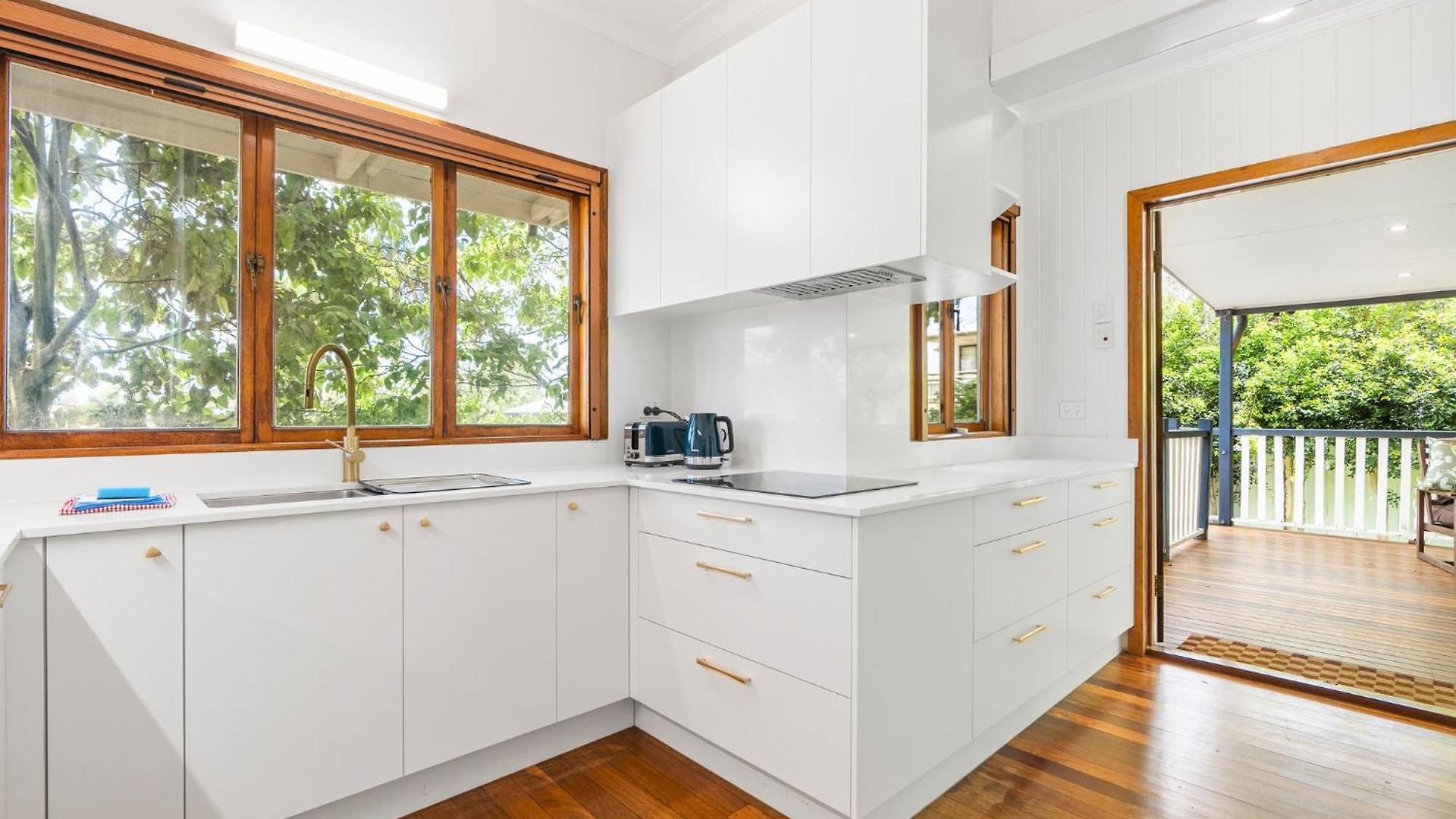 Family-friendly In Vibrant West End Holiday home *