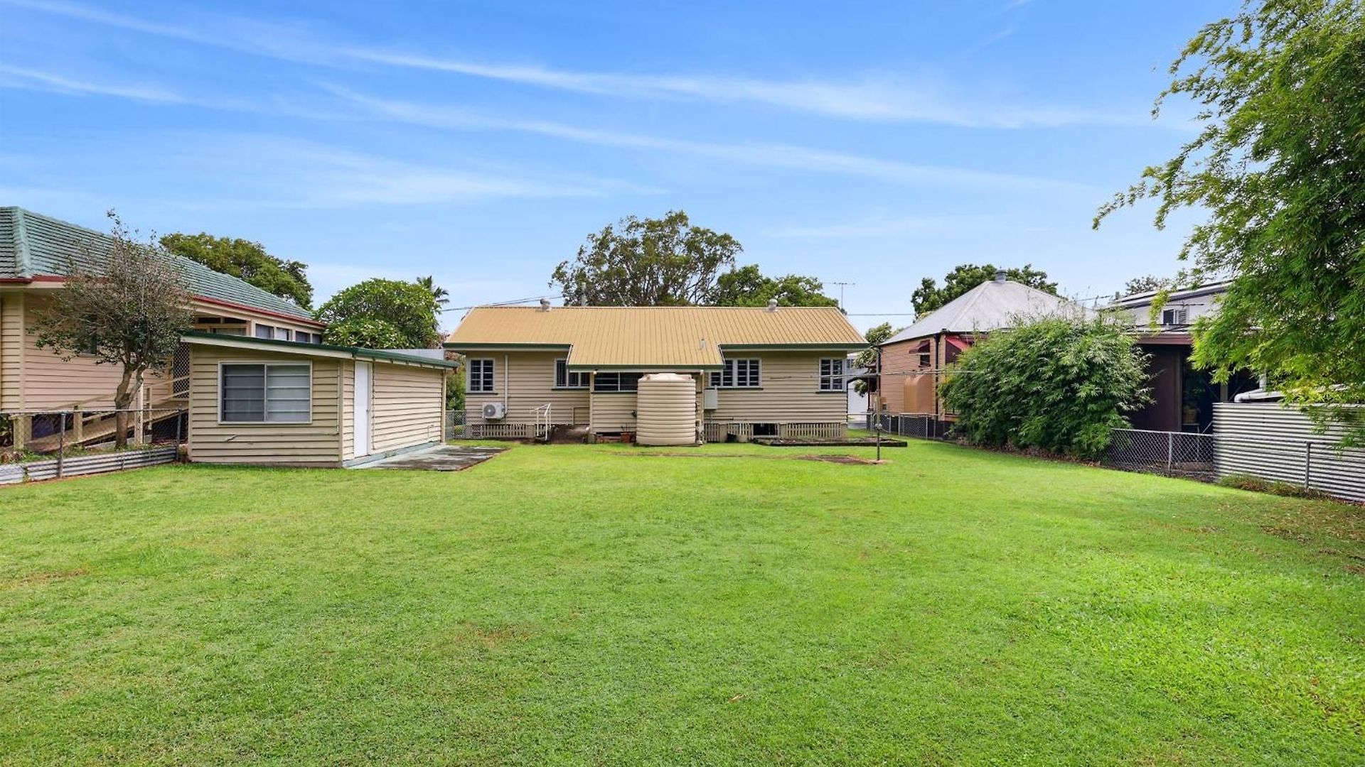Holiday home Spacious 3-bed In Morningside With Backyard *