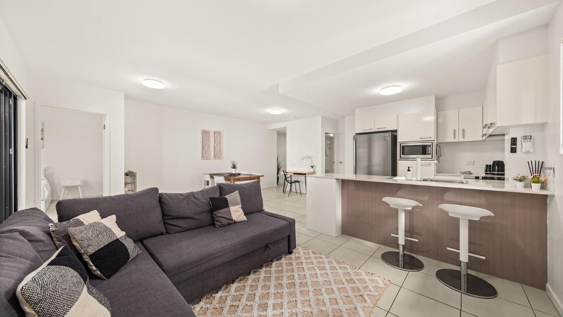 Apartment South With Pool Access