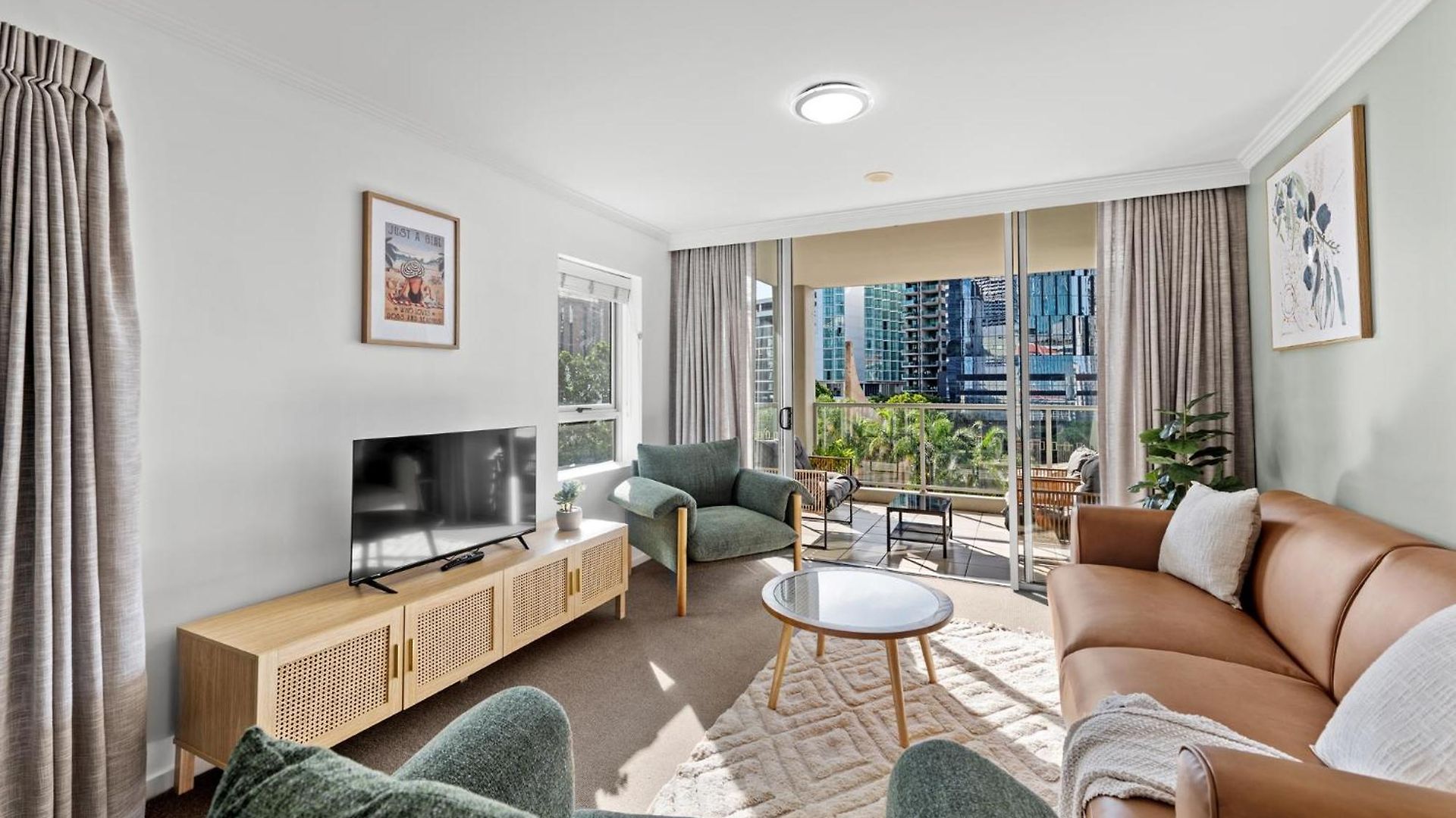 Prime With Pool, Gym And Parking Brisbane