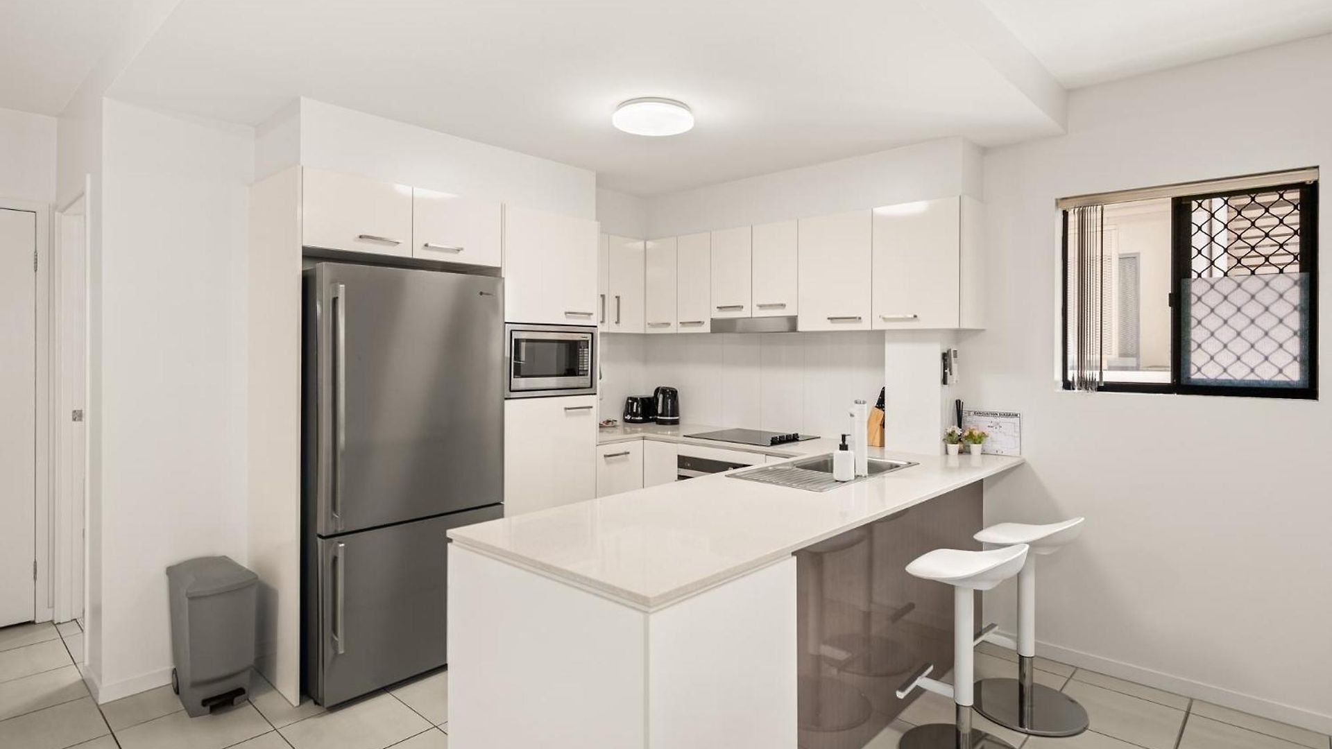 Apartment South With Pool Access