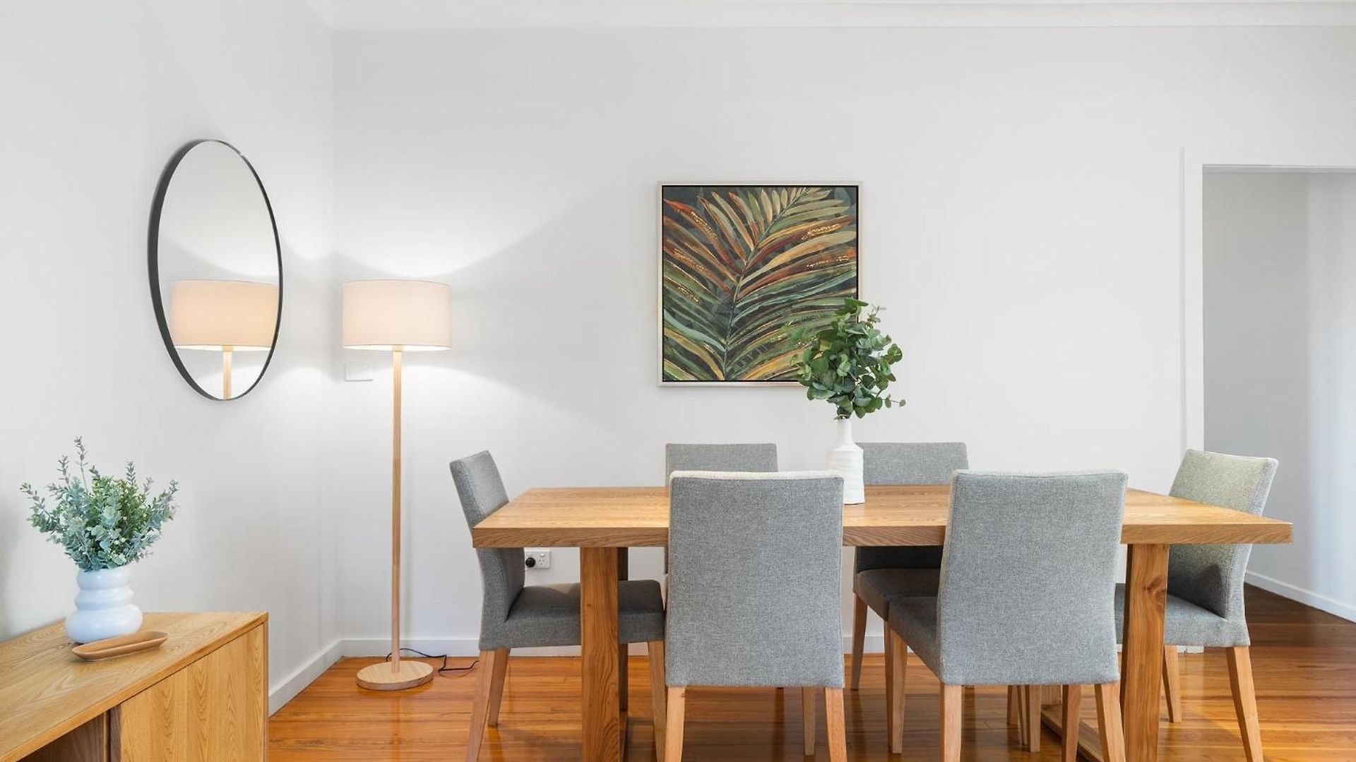 Apartment Bright 3-bed With Garden By Banks Street Reserve *