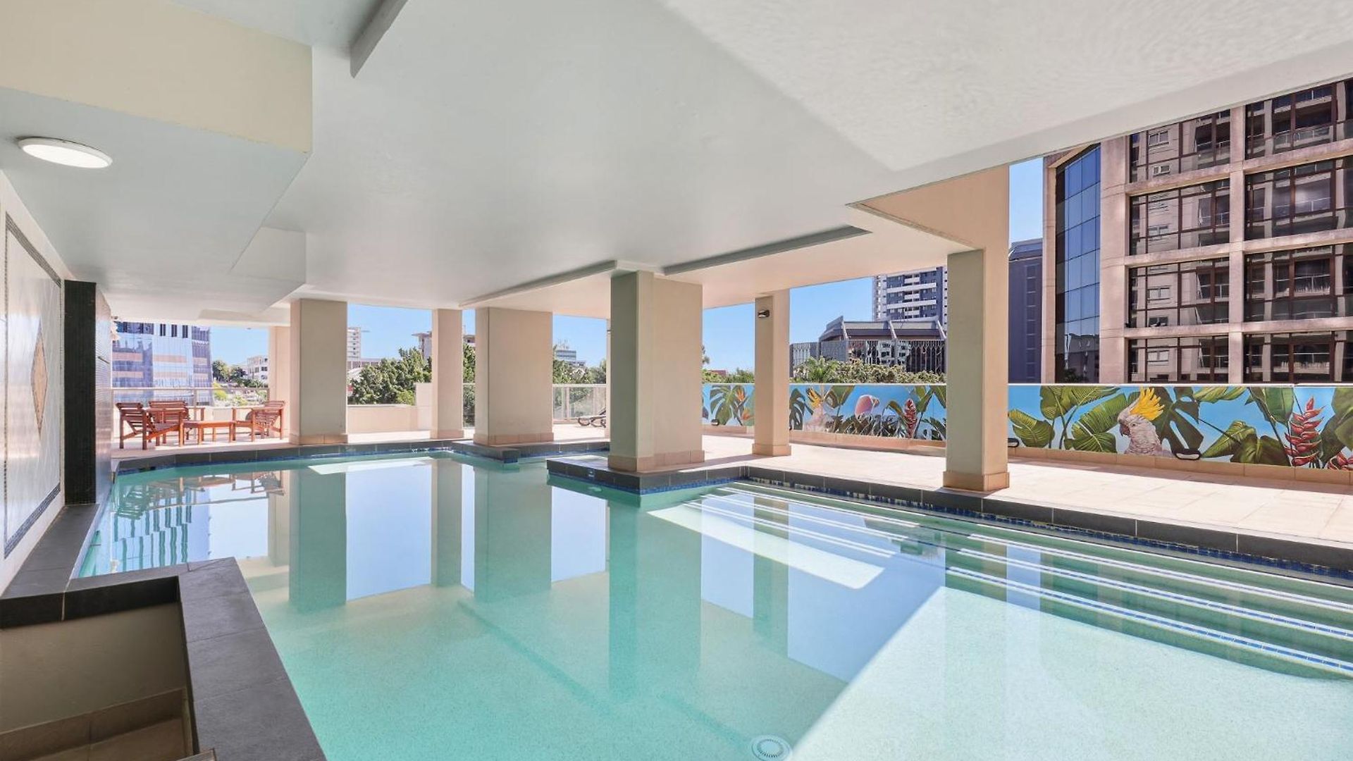 2-bed Abode With Swimming Pool Gym & Views Apartment Brisbane