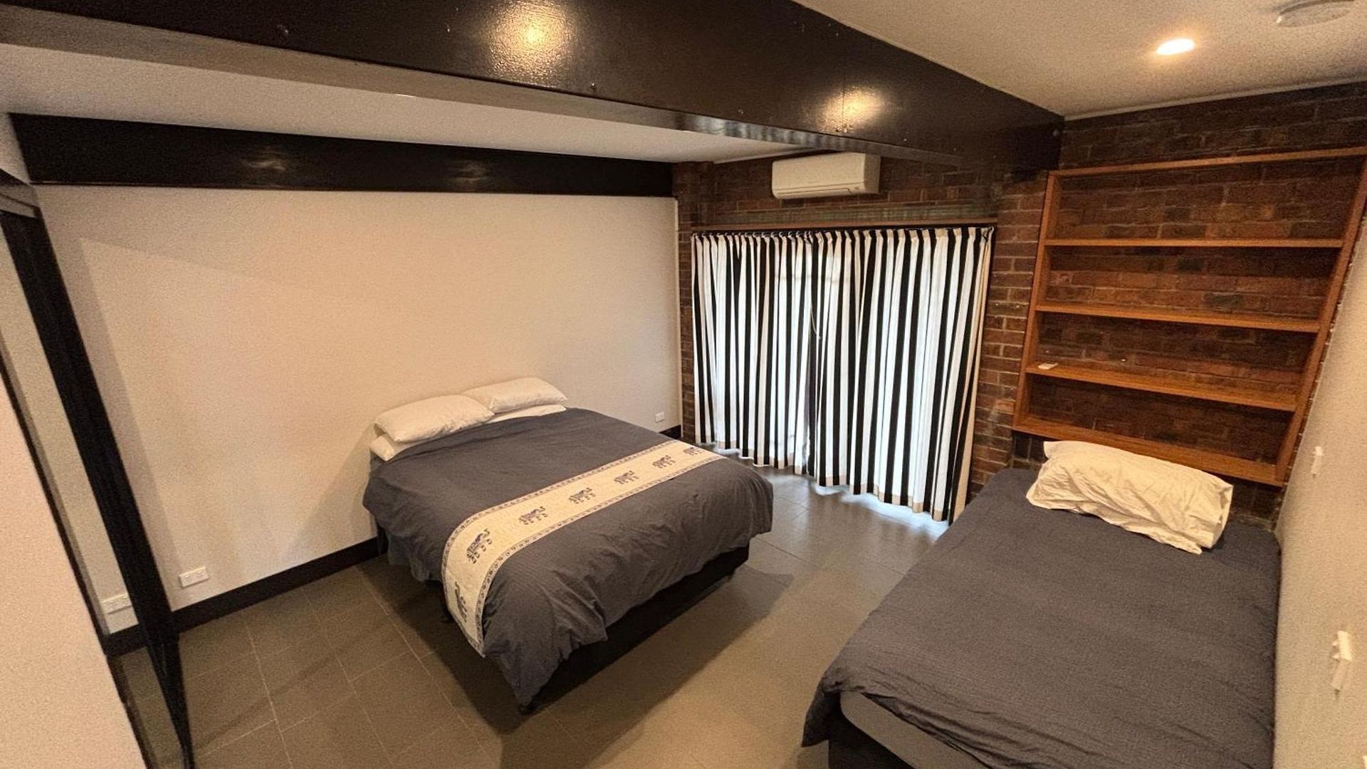 24 Elizabeth Apartment