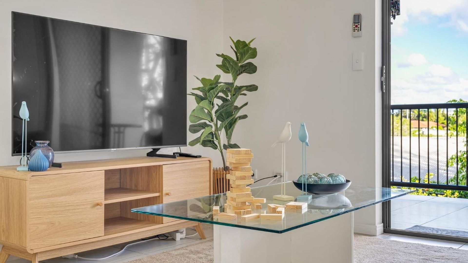 Bright 2-bed With Private Balcony & Serene View