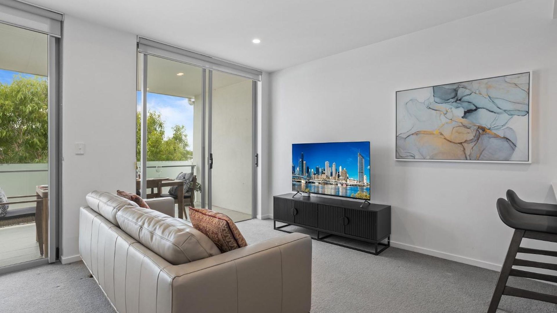 Sleek 2-bed With Balcony And Communal Bbq Area * Brisbane