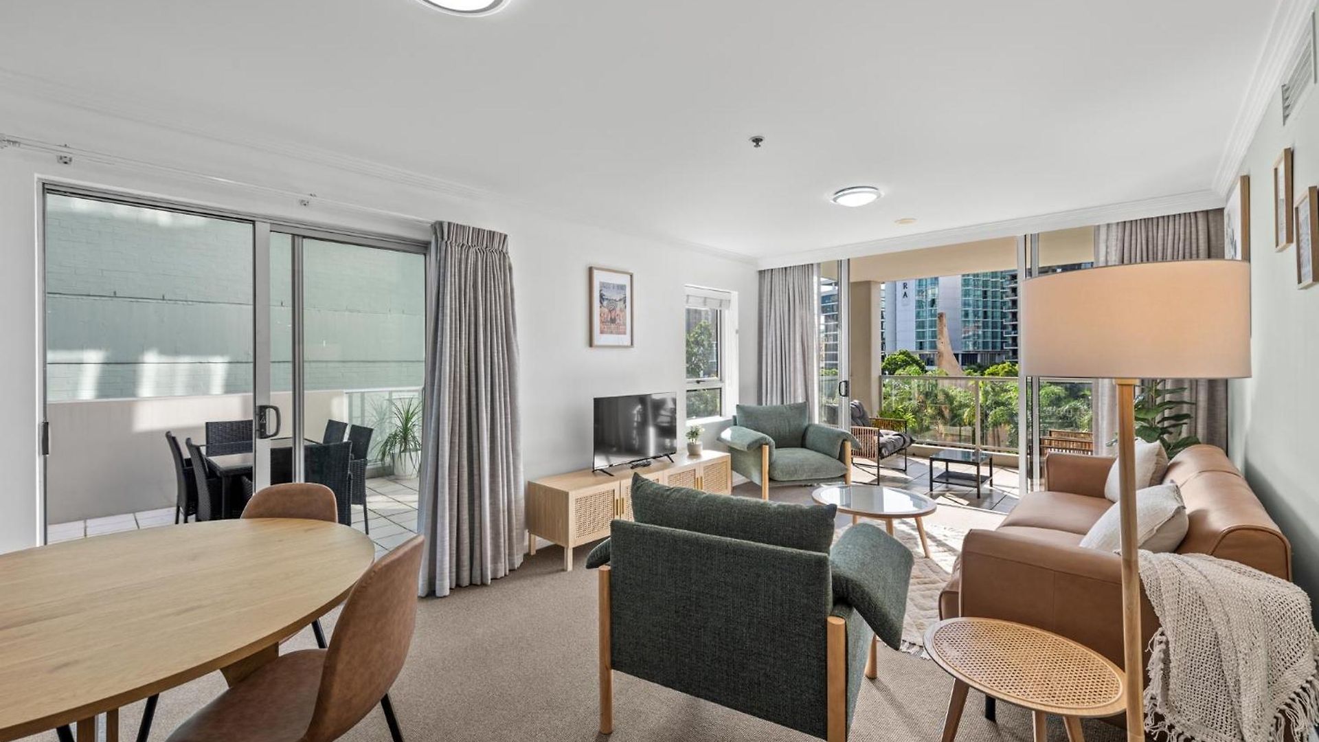 Prime With Pool, Gym And Parking Brisbane