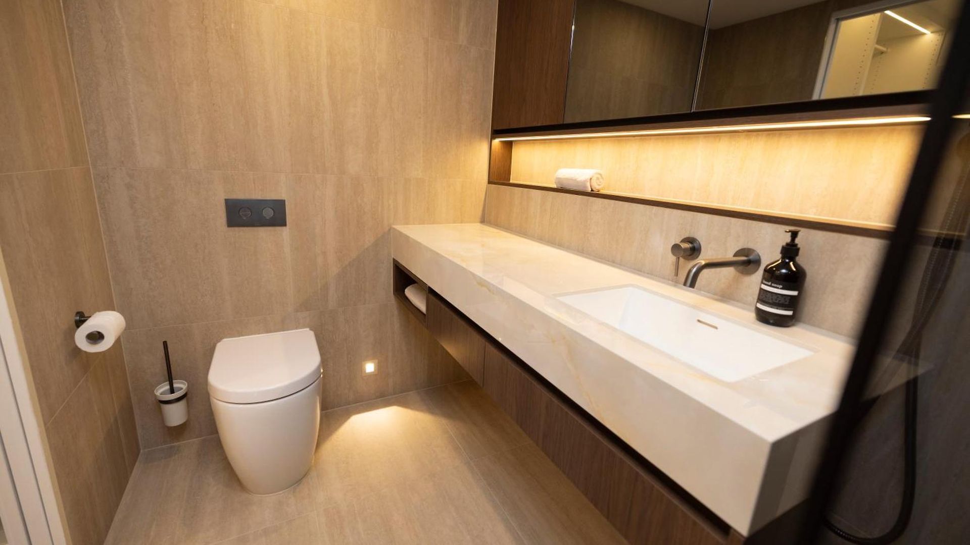 Luxury 3br- Skyhome Penthouse- Free Parking Apartment Brisbane
